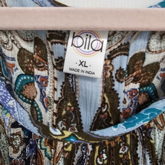 LIKE NEW COLD SHOULDER BLOUSE - Picture 2 of 6